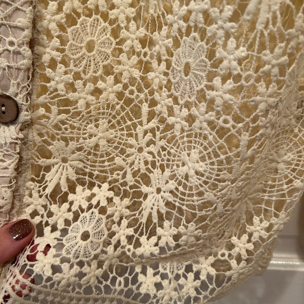 WHITE BIRCH WOMENS FLORAL BUTTON DOWN LONG SLEEVE TOP SIZE SMALL NATURAL NEW - Picture 4 of 12